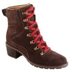 L.L. Bean Deerfield Alpine lace up boots brown suede heeled boots women’s size 8